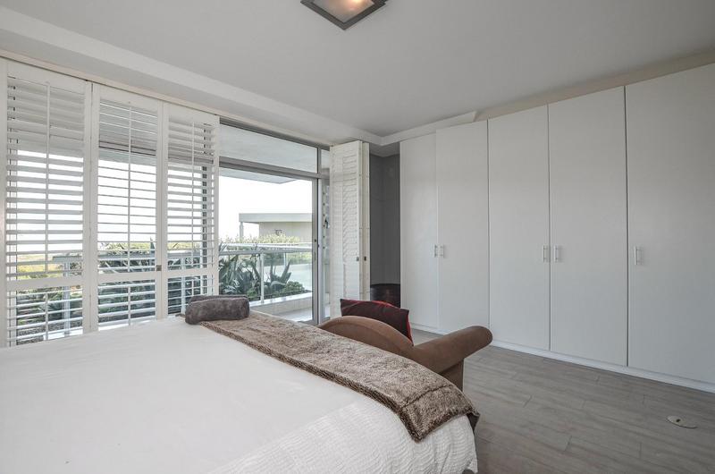 To Let 3 Bedroom Property for Rent in Dolphin Beach Western Cape